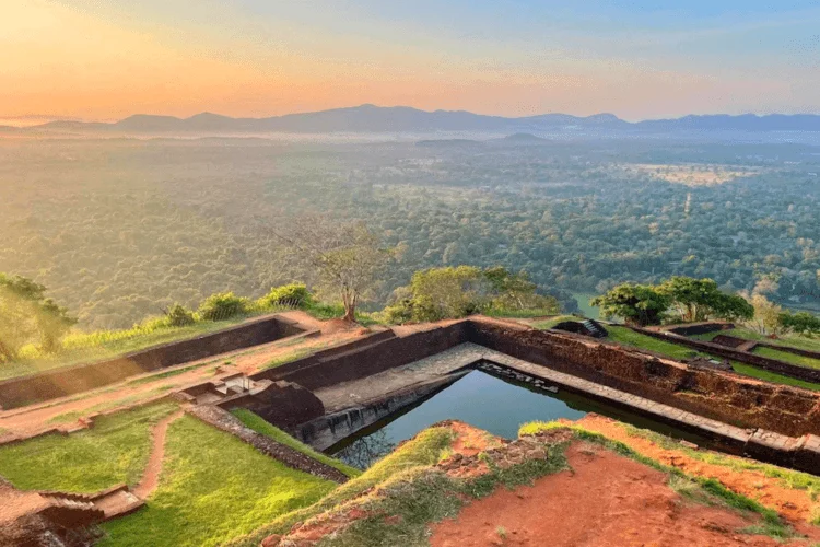 All-Inclusive Sigiriya Rock Hike & Minneriya Safari: Full-Day Private 4×4 Tour